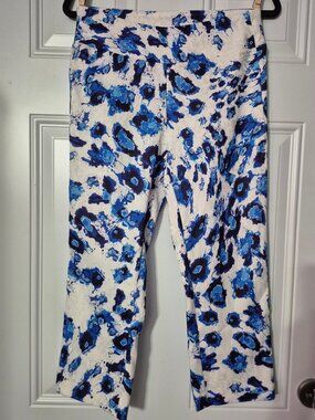 Capri Pants, Euro .Size 4. blue white.